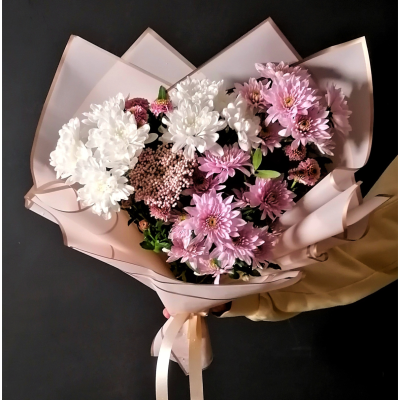 bouquet 1180: кустовые хризантемы Baltica, кустовые хризантемы Pastela, кустовые хризантемы Сантини, озатамнус