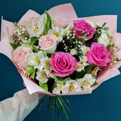 bouquet 922: Розы Luciano, розы Pink Floyd, хризантемы Stallion, альстромерии, хамелациумы